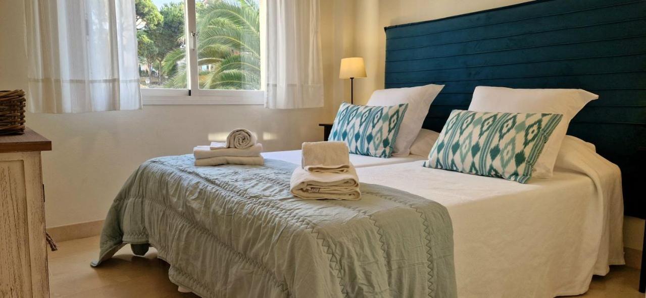 Beachfront Neptuno I, Complex,Views,Pool,Garden, Elviria Marbella Exterior foto