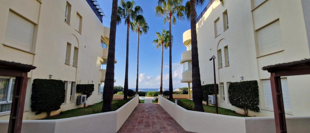 Beachfront Neptuno I, Complex,Views,Pool,Garden, Elviria Marbella Exterior foto