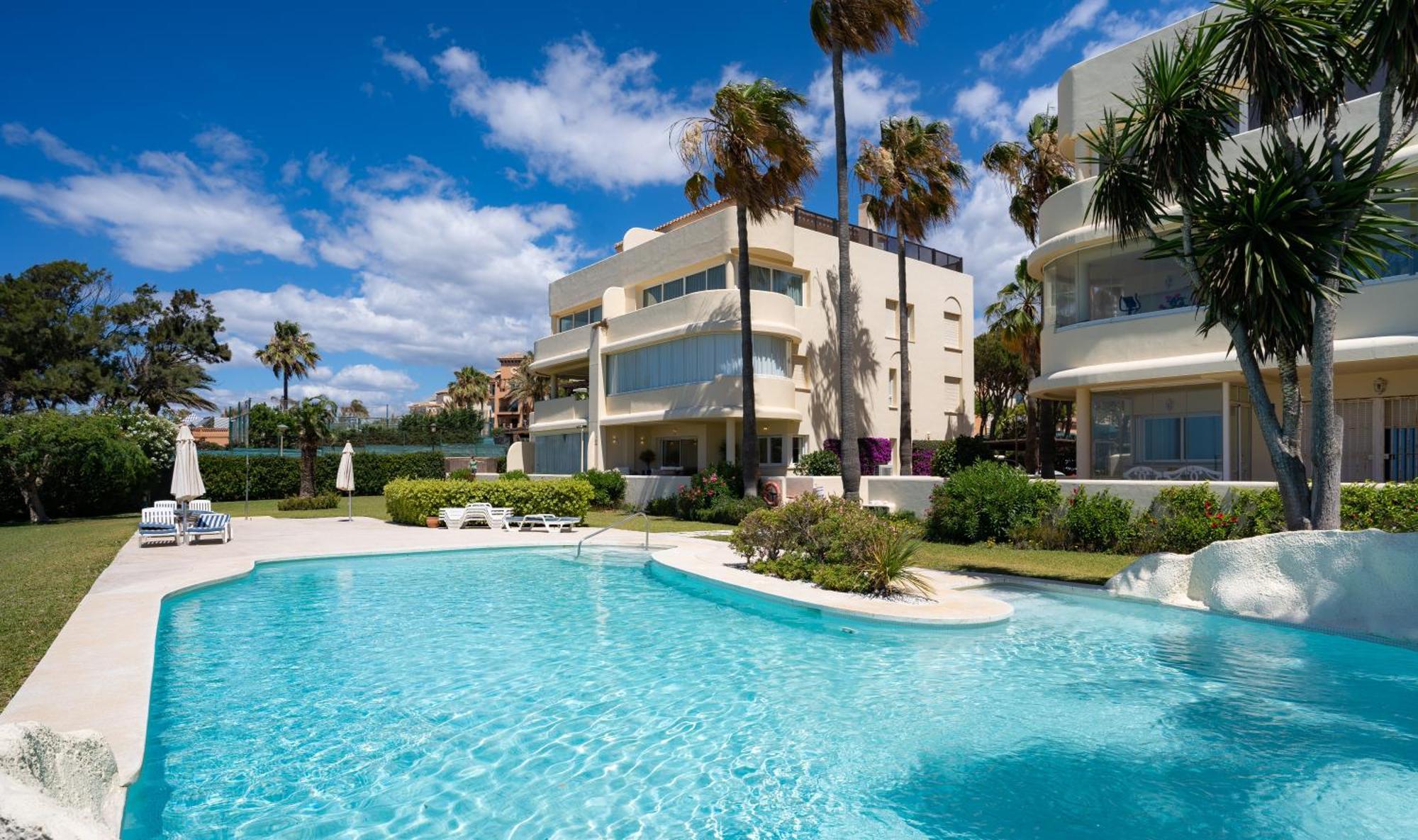 Beachfront Neptuno I, Complex,Views,Pool,Garden, Elviria Marbella Exterior foto